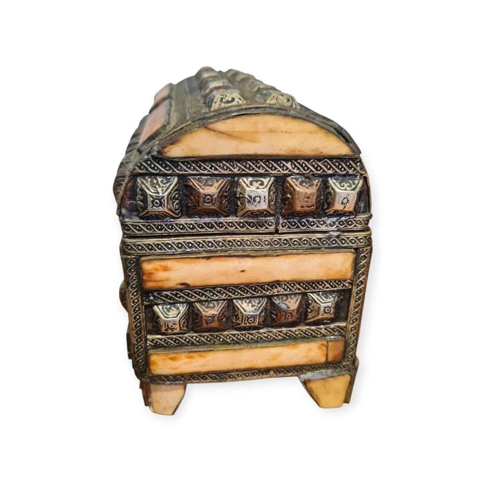 Caixa de Jóias em Osso e Metal