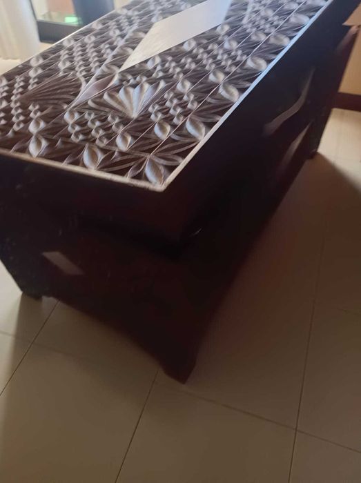 Baú trabalhado antigo