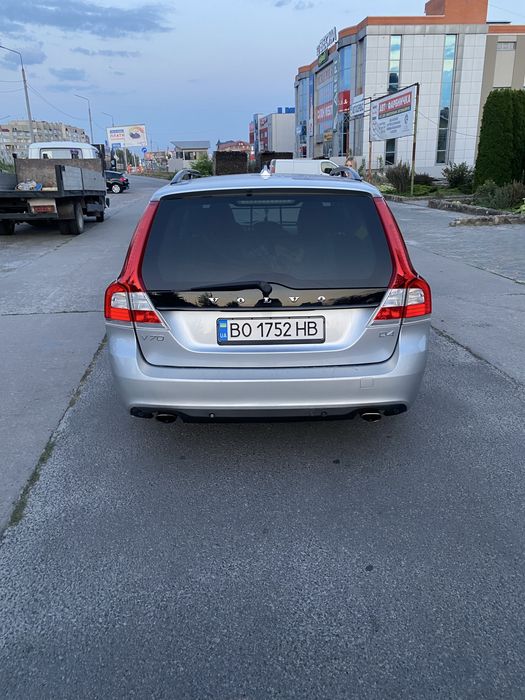 Volvo V70 надійний та комфортиний танк для подорожі