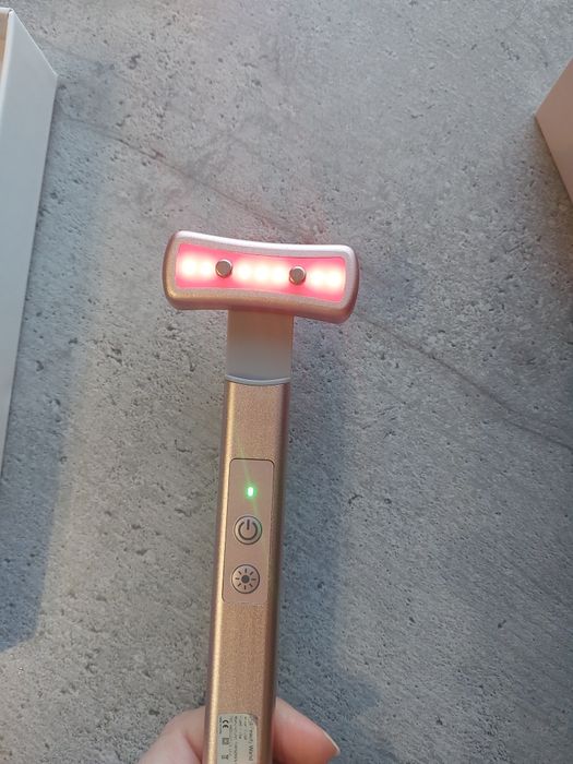 Айс ролер та масажери для обличчя з LED світлом