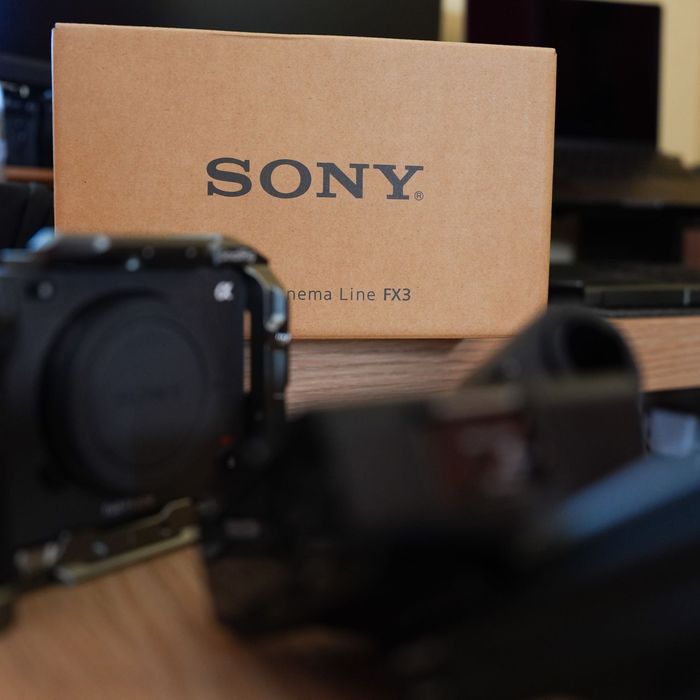 Sony FX3 com cage e XLR Top Handle