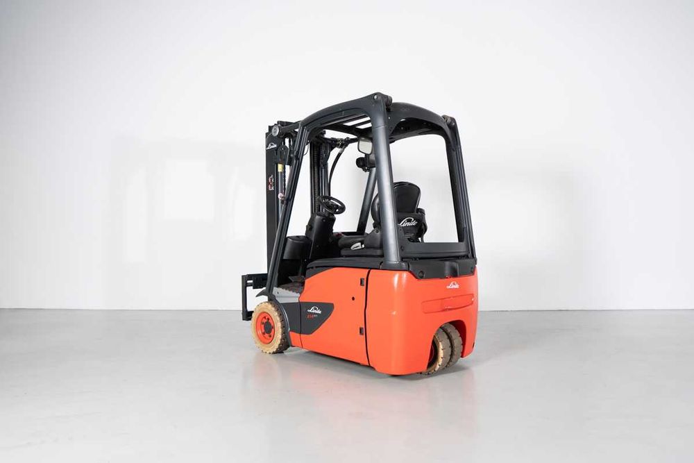 Empilhador Linde E14-02 - 1400 kg | usado