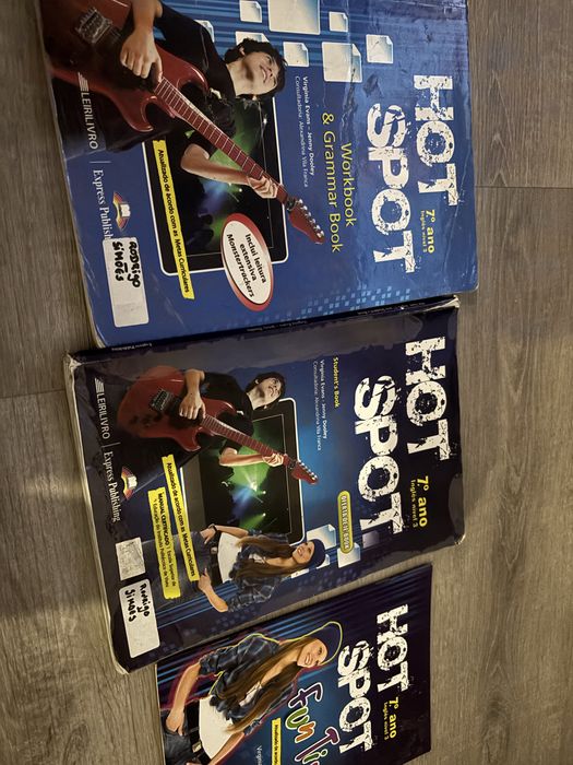Vendo manuais e cadernos de atividade do 7 ano