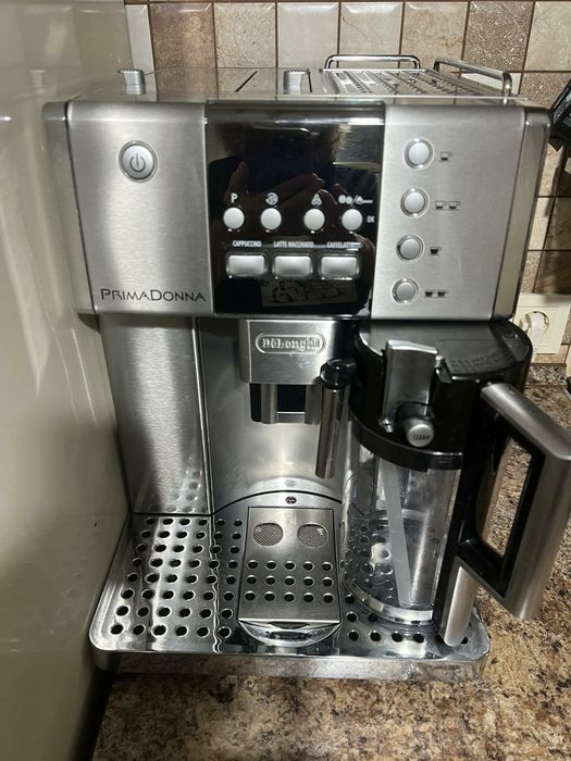 Кофемашина из Германии Delongi