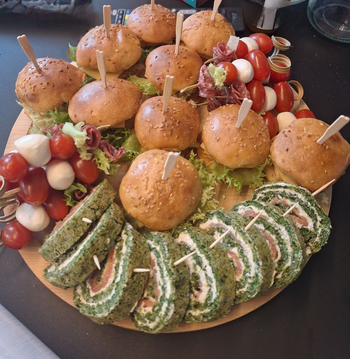 Przekąski domowe catering, impreza , dania, sałatki , zimna płyta