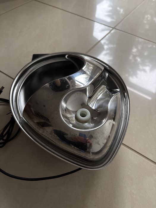 Poidło dla kota ze stali