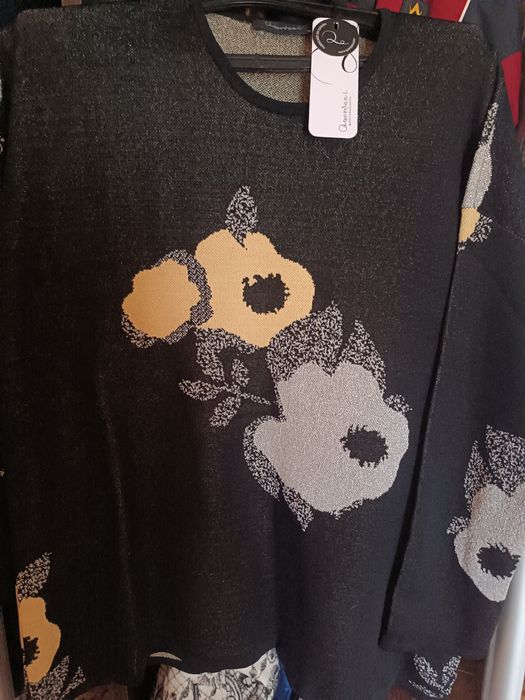 Продам шикарный свитер Испания- не дорого