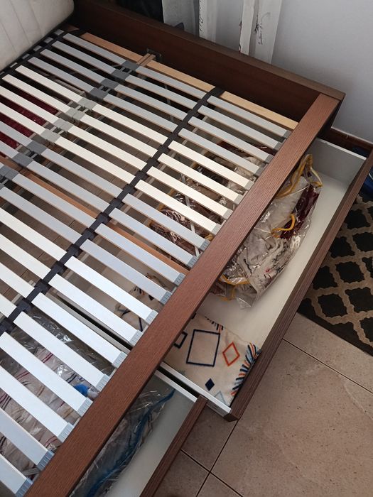 Cama de casal Malm