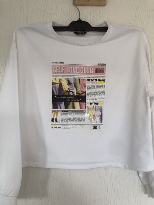 Biała bluza damska krótka