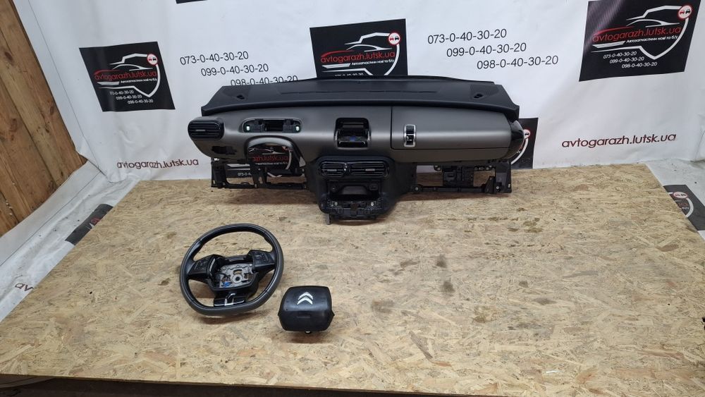 Консоль Citroen c4 cactus торпеда Citroen c4 cactus