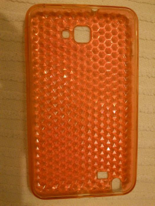 Capa de proteção em silicone para telemóvel.