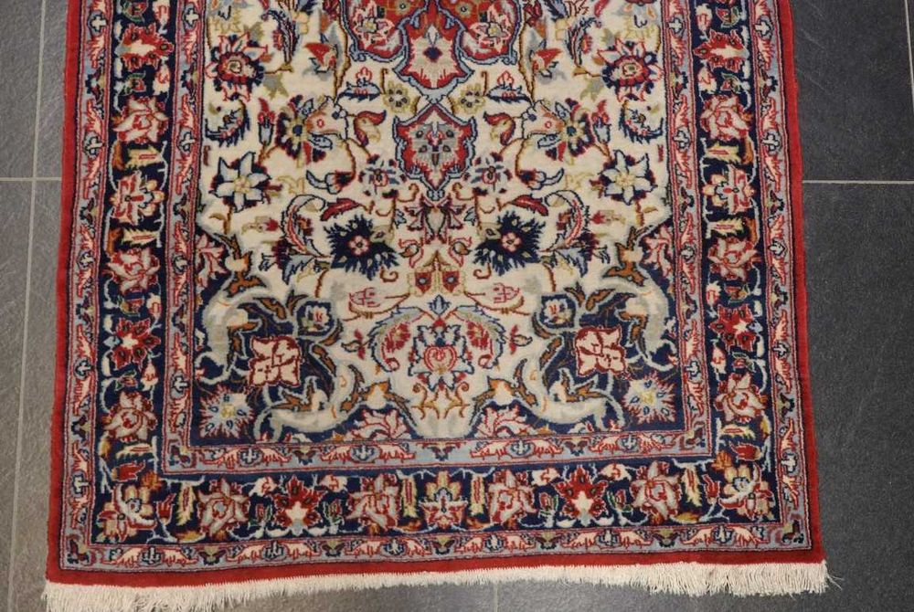 Tapete Persa ISFAHAN de SEDA, original c/nós muito finos, 108cmx65 cm