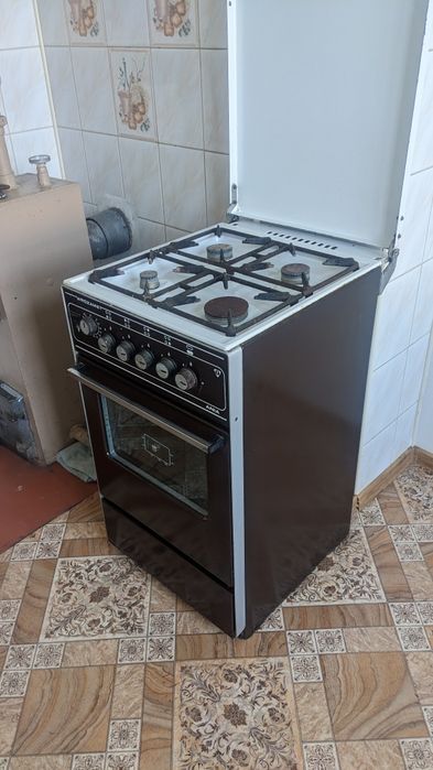 Kuchenka gazowa z piekarnikiem gazowym