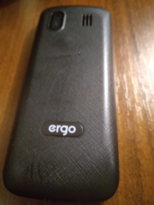 Продам кнопочный мобильный телефон ERGO B182
