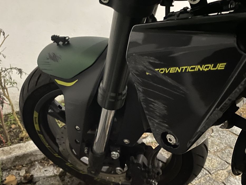 Benelli Leoncino 125