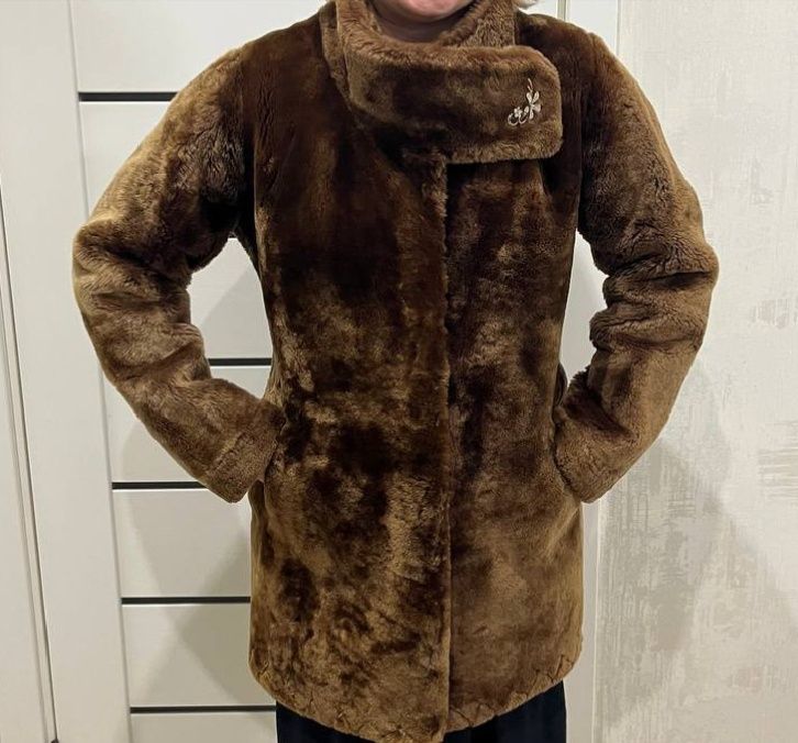 Продам шубу натуральний мутон розмір M (на  S.теж підійде,42-44укр