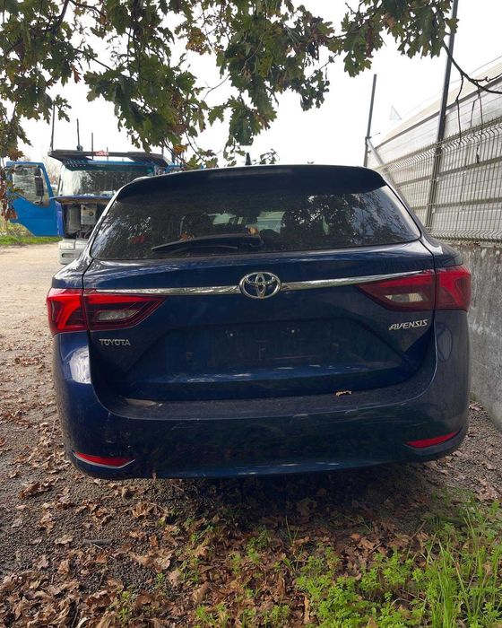 Toyota Avensis 2016 para peças