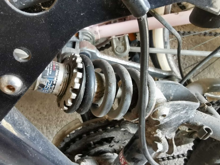 Rower młodzieżowy Mckenzle koła 24 Rama 40 Amortyzatory