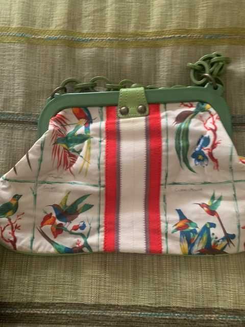 Vendo mala. Muito original.Nova de Tecido. Marca francesa.