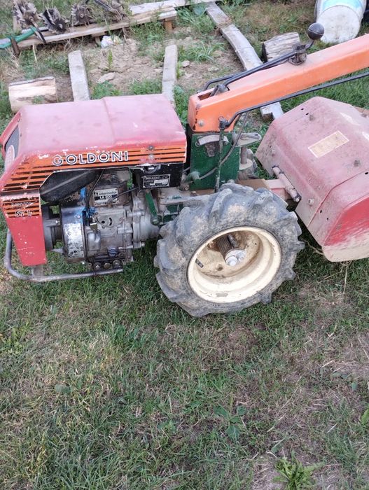 Glebogryzarka z napędem, ciągnik jednoosiowy Goldoni