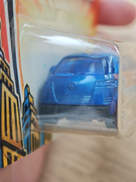 Matchbox volkswagen microbus hero city 54 rocznik 2003