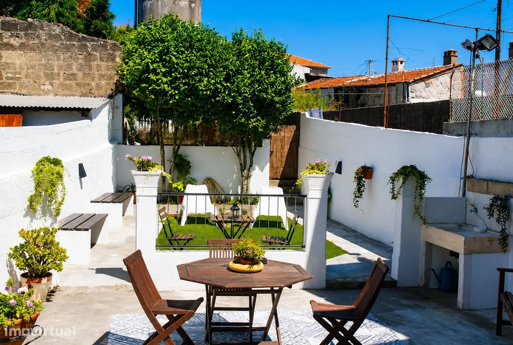 Apartamento com jardim e despesas incluidas