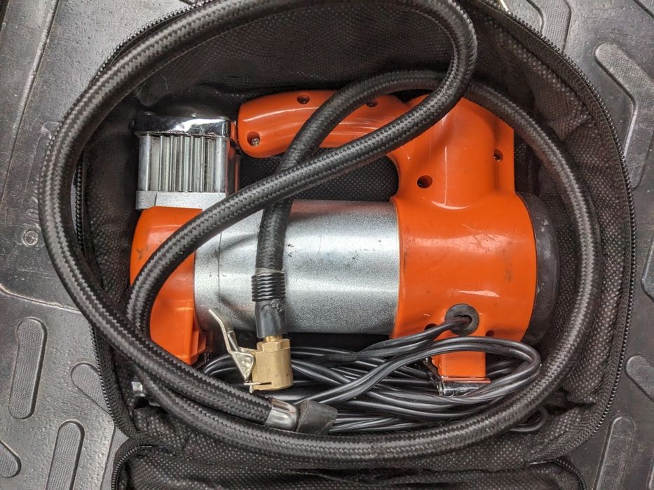 Компресор "Тайфун" КА-Т12085 100psi/10Amp/40л/ліхтар/прикур.+перехідник =Vitol=