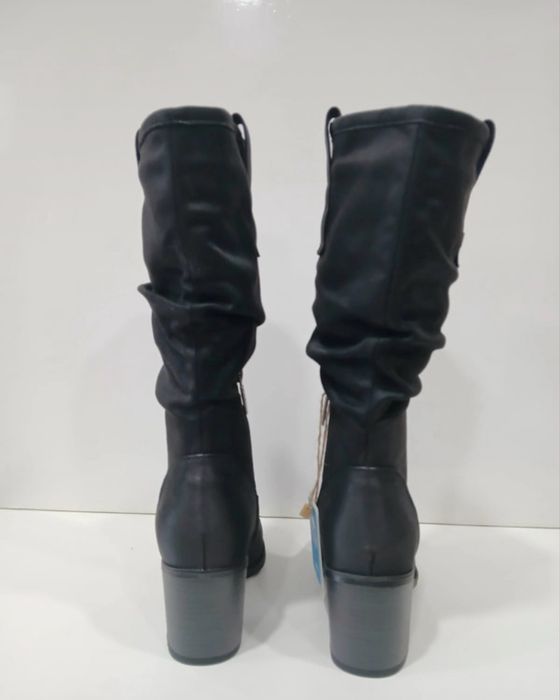 Botas cano alto novas, Mustang tamanho 36