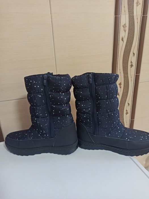 Жіночі чобітки дутіки