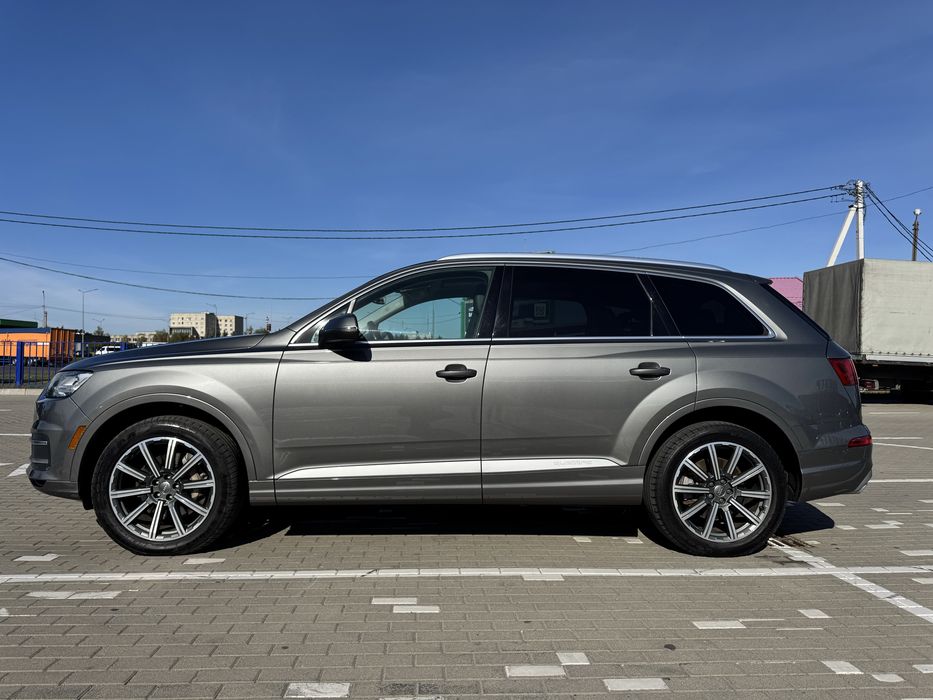 Ауді Q7.  2015 р