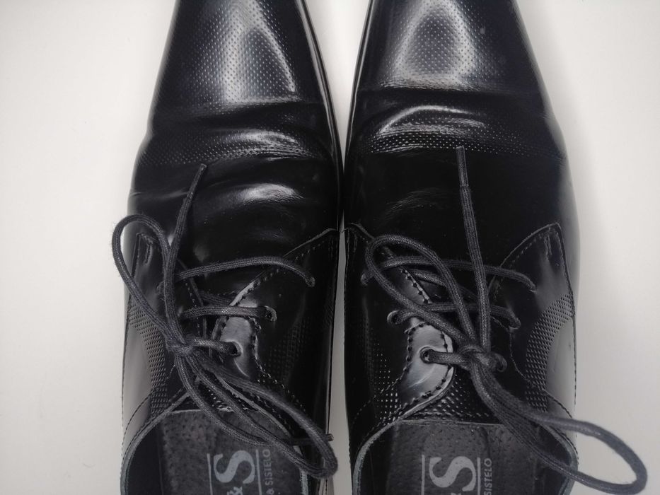 Sapatos polidos preto - Tam 41