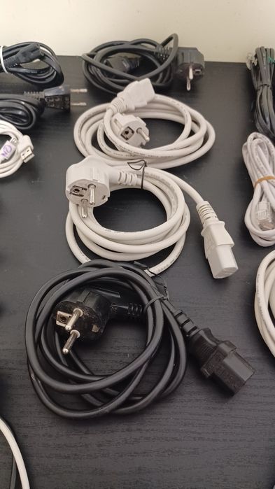 Power and data cables64585505658753124