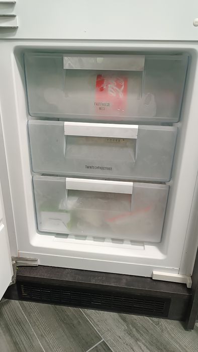 Встроенный холодильник Electrolux No frost