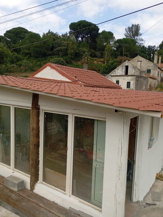 Armazém agrícola remodelado com terreno agrícola