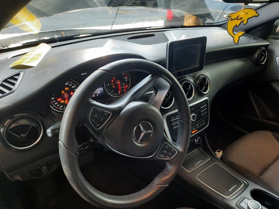 Banco Frente Direito Mercedes-Benz Clase