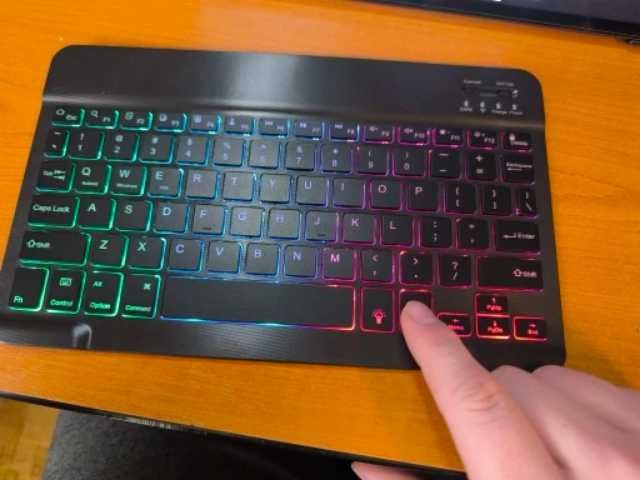 Клавіатура блютуз з підсвіткою 7 кольорів, 10"