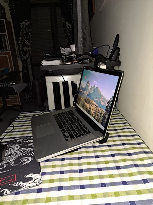 portátil da Apple MacBook pro de 15 .6 polegadas i