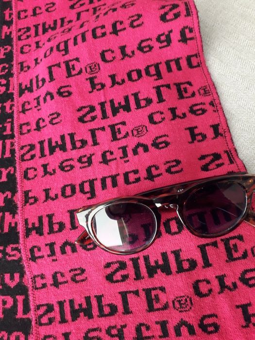 Szalik w kolorze pink firmy Simple