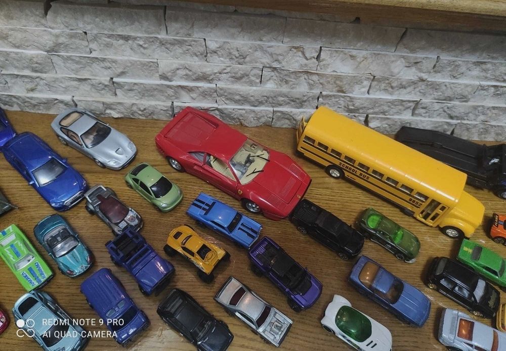 Zabawkowe samochodziki