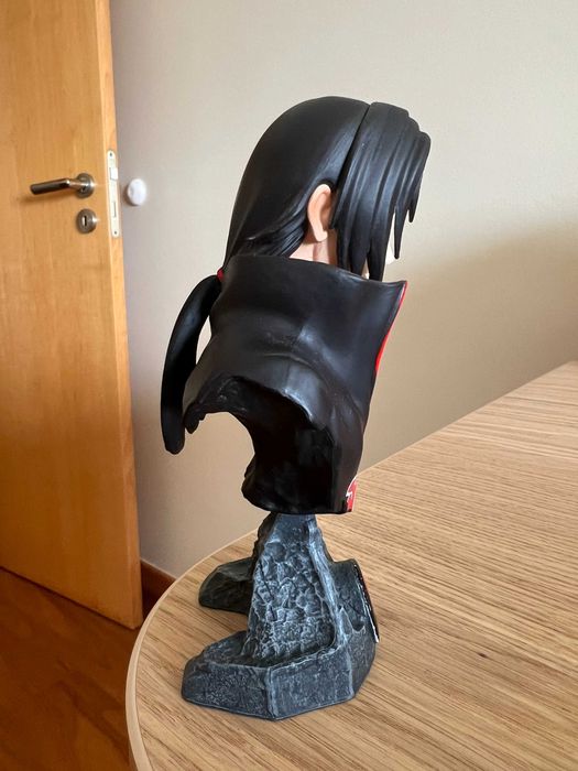 Busto da figura Itachi