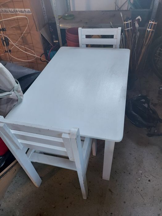 Stolik plus 2 krzesła