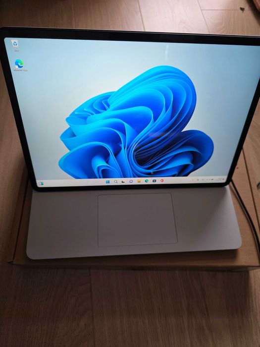 Microsoft Surface Laptop Studio 14,4” i7/16/512 RTX 3050 Ti - igła