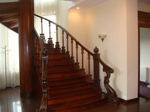 Дом 800 кв.Бассейн ,сауна,бильярд, генератор.До 20 человек