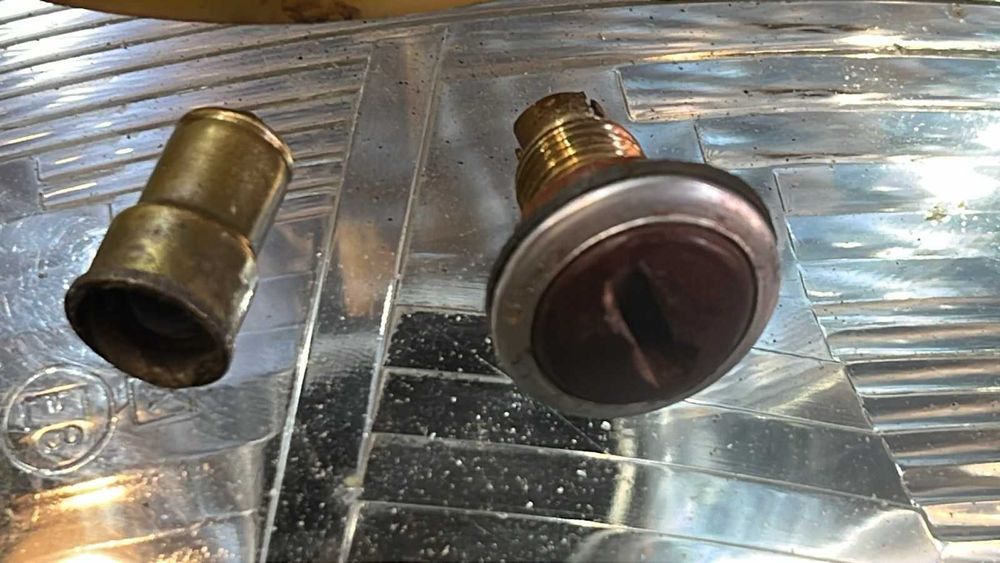 Лампа 6 вольт контролька К 750 фара М-72 накладка слот запобіжника