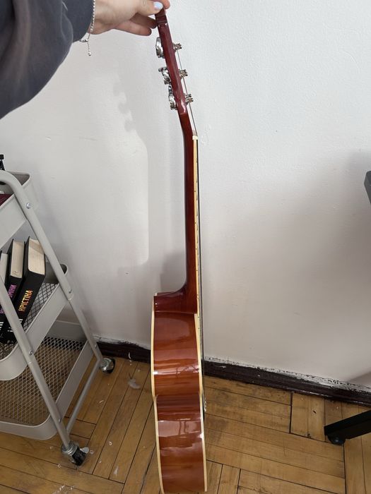 Акустична гітара Caravan Music з вирізом (cutaway)