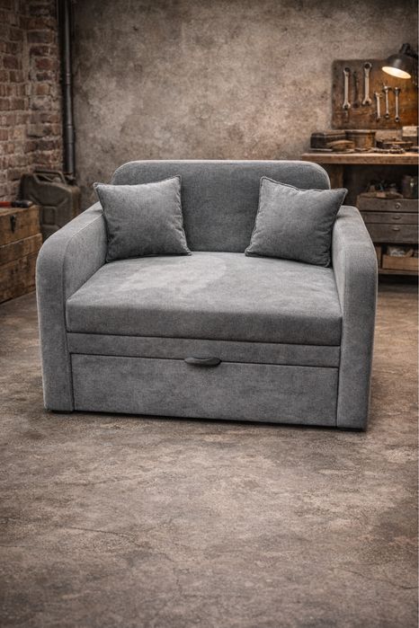 Продаються вішалки з пуфами та диван Гном !