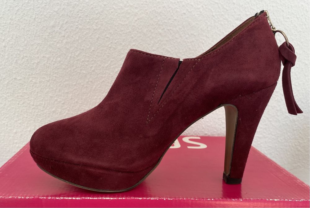 Botins de camurça - bordeaux