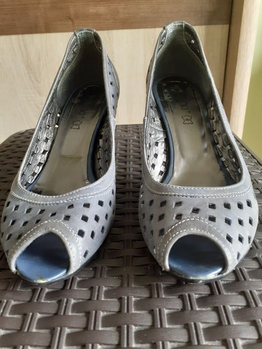 Buty na obcasie Lasocki