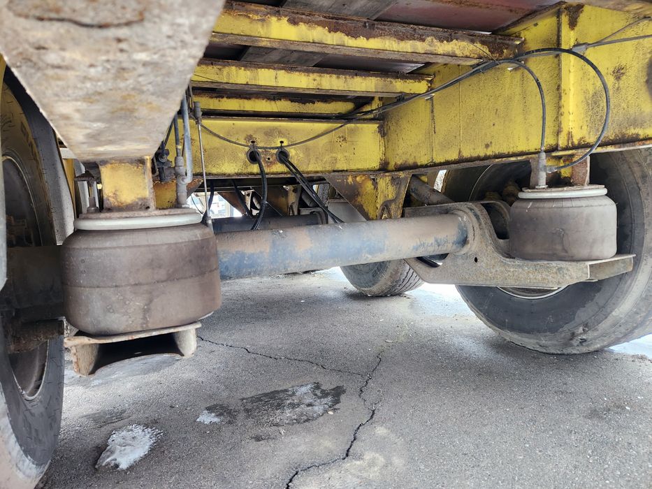 Напівпричіп контейнеровоз