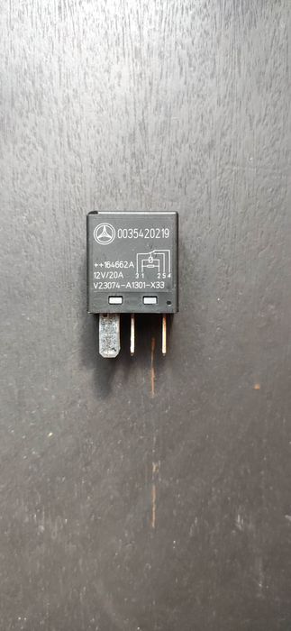 Автомобільне реле Mercedes 0035420219